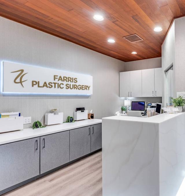 Farris Plastic Surgery logo